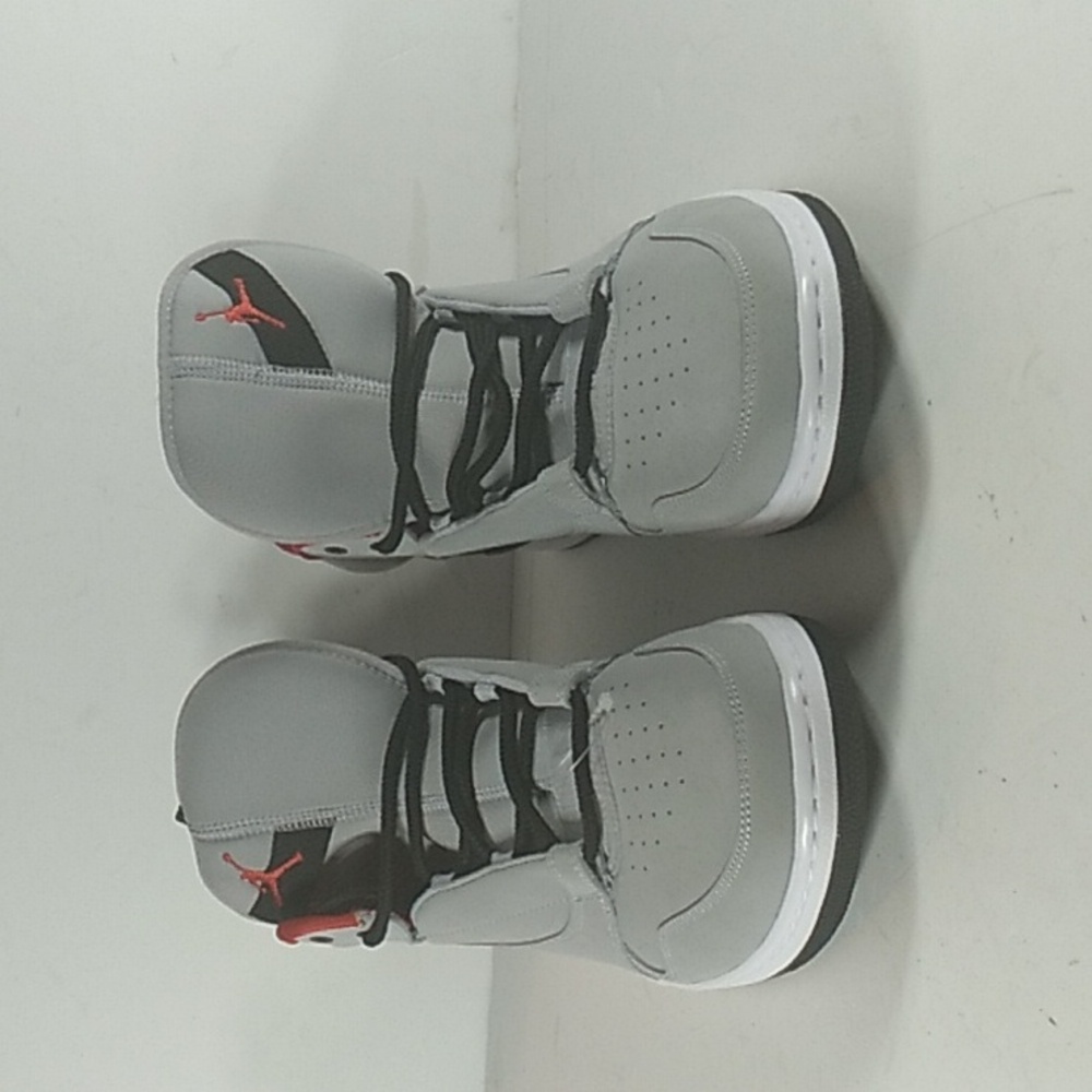 New, Nike Air Jordan Fadeaway That's Wolf Gray Size 11.5 Tetro...The Goat"